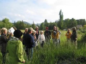 Karen Hans leading project tour